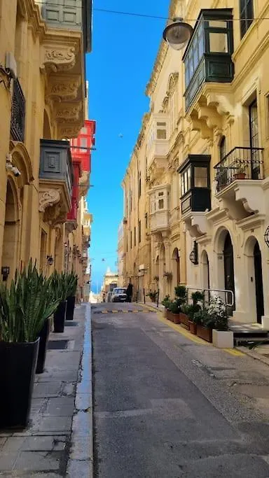 Vallettacharme - 2 Bedrooms Flat In The Heart Of The City
